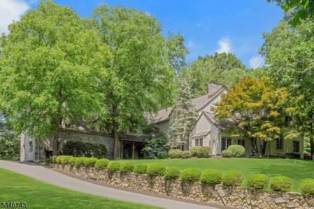 9 Beacon Hill Dr