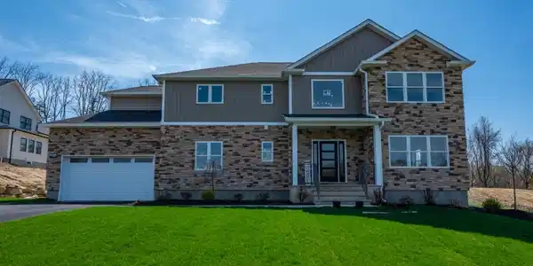 7 Emerald Dr