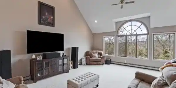 11 Joan Dr