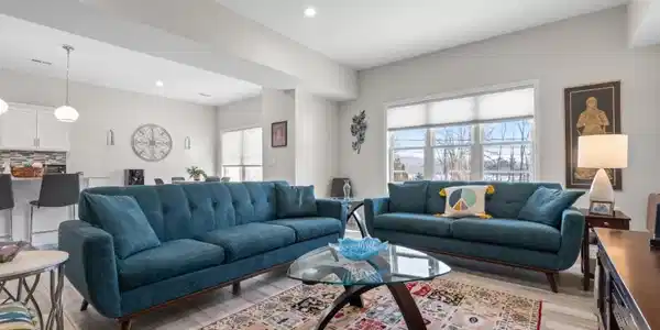 165 Lakeside Rd