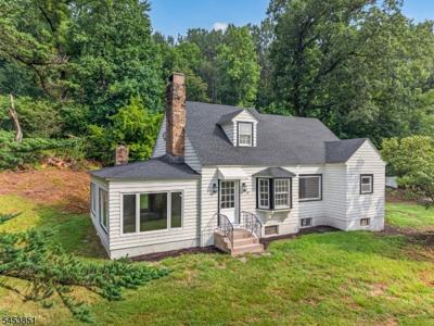 28 Dogwood Ln