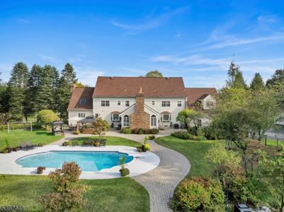 37 Pequest Rd