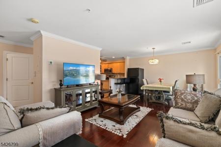 43 Manchester Ct