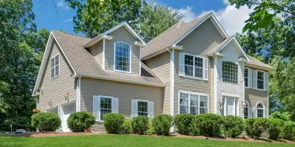 6 Sabine Ln