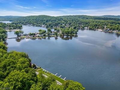 12 E Shore Rd