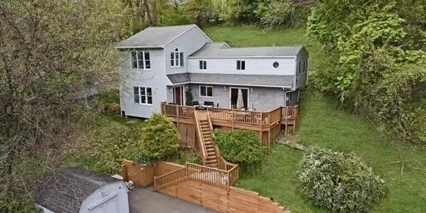 17 Albanese Rd