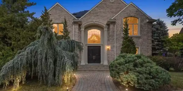 4 Centennial Ct