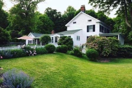 32 Tanners Brook Rd