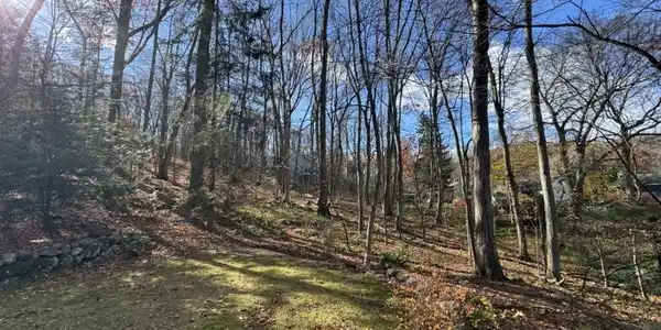 22 Mountain Rd