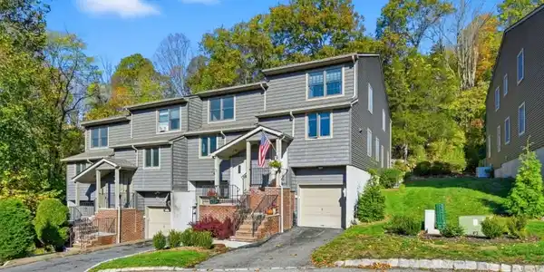3 Mountain Ridge Rd