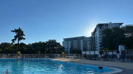 1 Claridge Dr Apt 1000