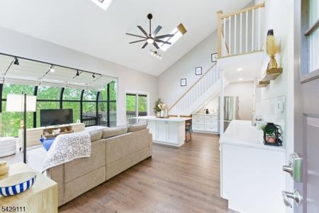2 Falkenstein Dr