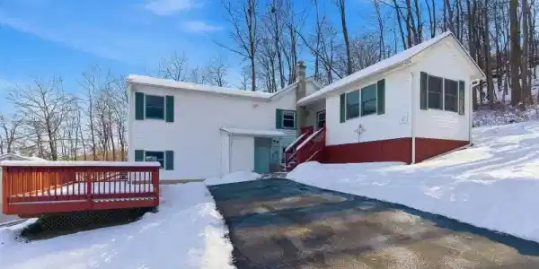 126 Hillside Dr