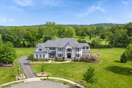 8 PHILHOWER COURT