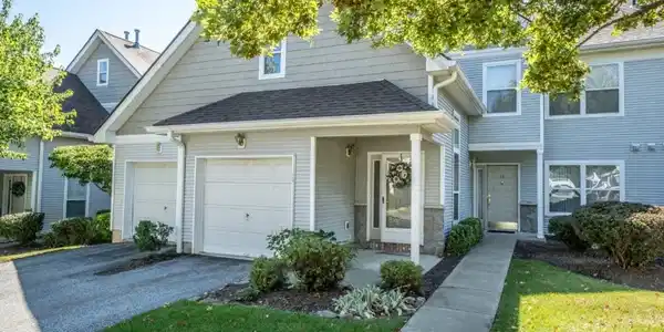15 Eagles Nest Ln