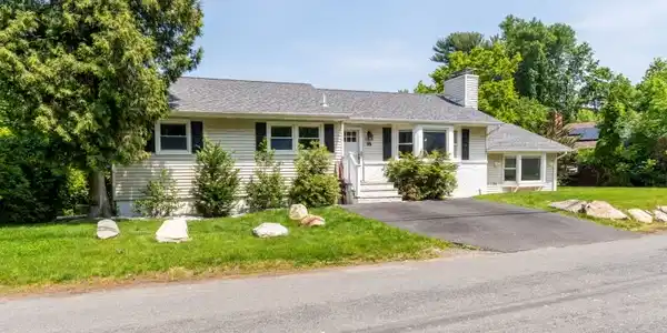 15 Lake Dr