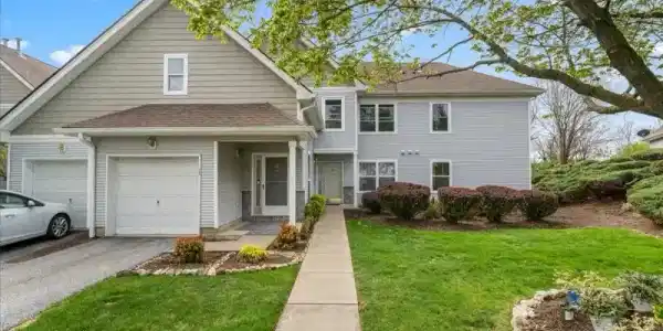 13 Eagles Nest Ln