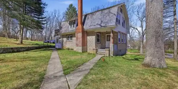 103 Lommason Glen Rd