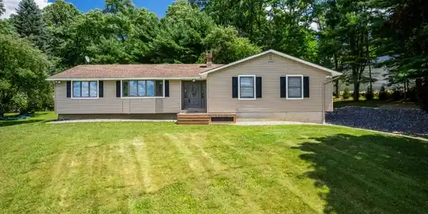9 Ernella Dr