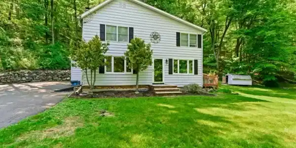 84 Scudders Rd