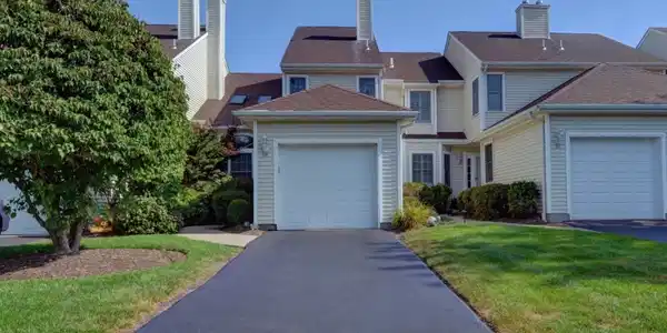 28 Alpine Dr