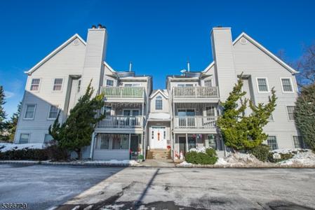 19 Crystal Ln