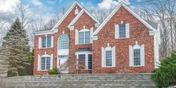 14 Greenbriar Ct