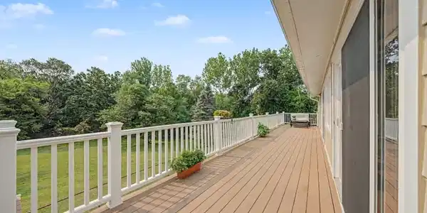 135 W Mountain Rd