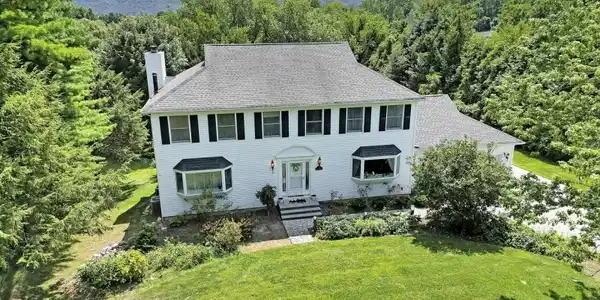 12 E Gate Dr