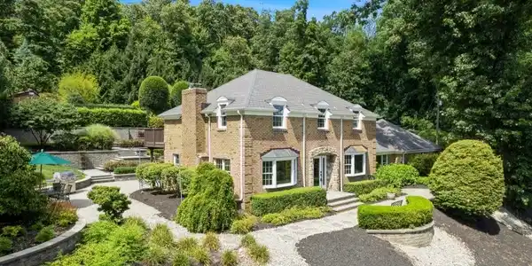 22 Tanners Brook Rd