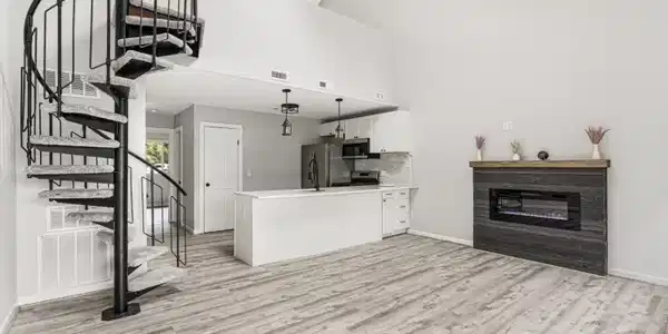 6 Steamboat Dr