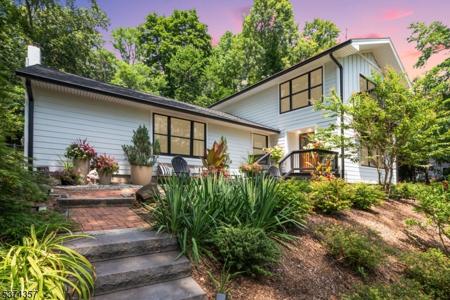172 Gates Ave
