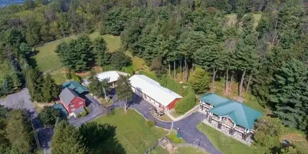 201 Lows Hollow Rd