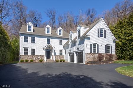 15 Mundy Ln