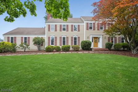 10 Sunnyfield Dr