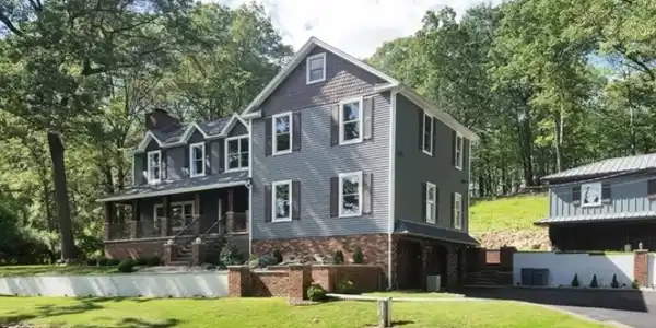 121 Mount Pleasant Ave