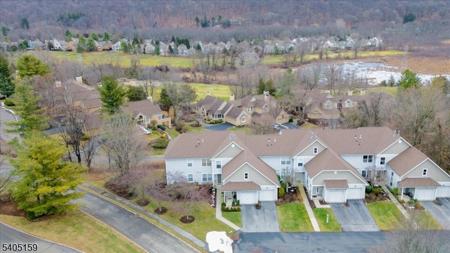 33 Eagles Nest Ln