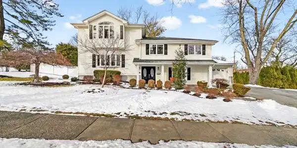 90 Birchwood Ter