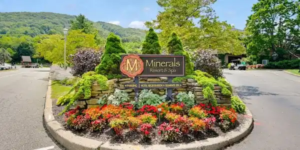 2 Chamonix Dr