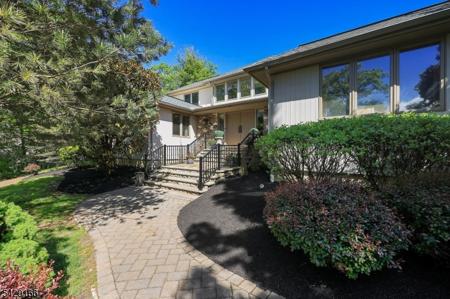 29 Deer Path Cir