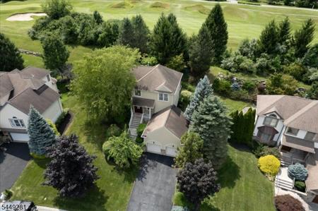 9 Cypress Ln