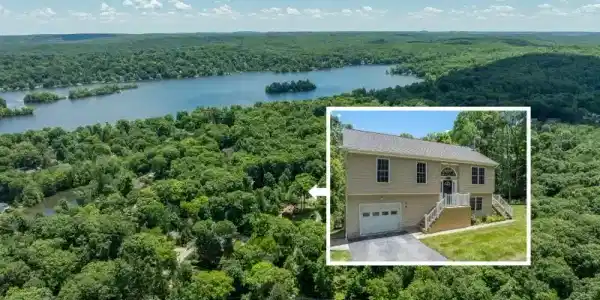 220 Wawayanda Rd