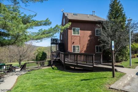 6 Falkenstein Dr Unit 8