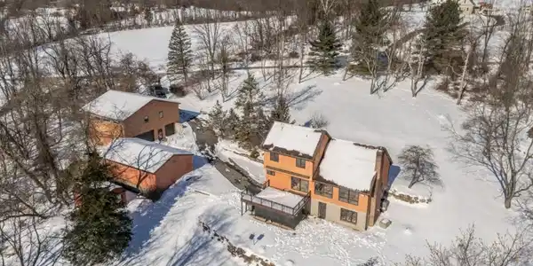 132 Mountain Rd