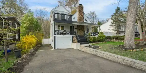8 Mountainside Dr