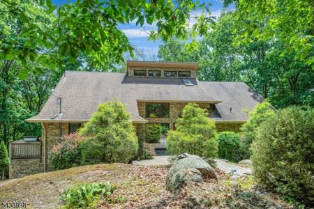 737 Ridge Rd