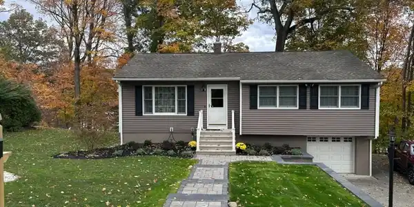 31 Weir Pl