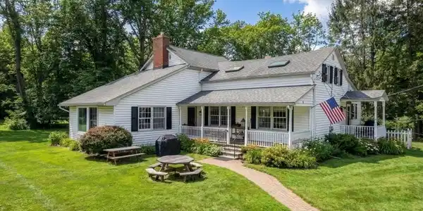 15 Maines Ln