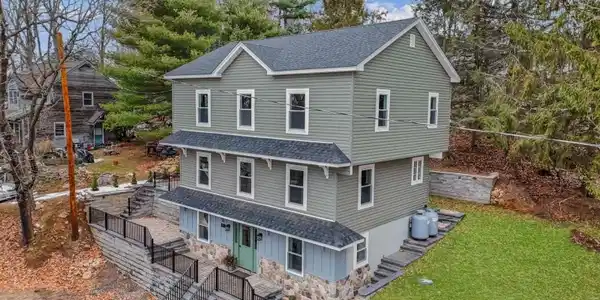 11 Maine St