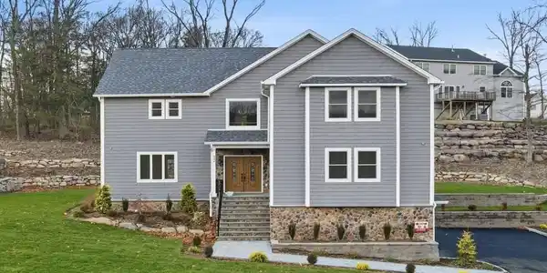 33 Eagles Nest Ter